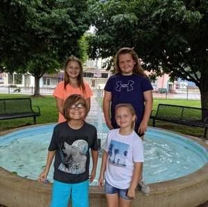 Meet your Posher, Sharon